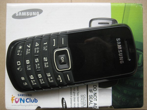 โทรศัพท์ Samsung จอสี มือสอง ยกกล่อง