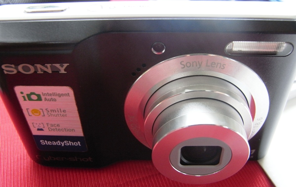 กล้องsony sybershot 10ล้านพิกเซล ถ่ายรูปพระเครื่องได้สบายครับ