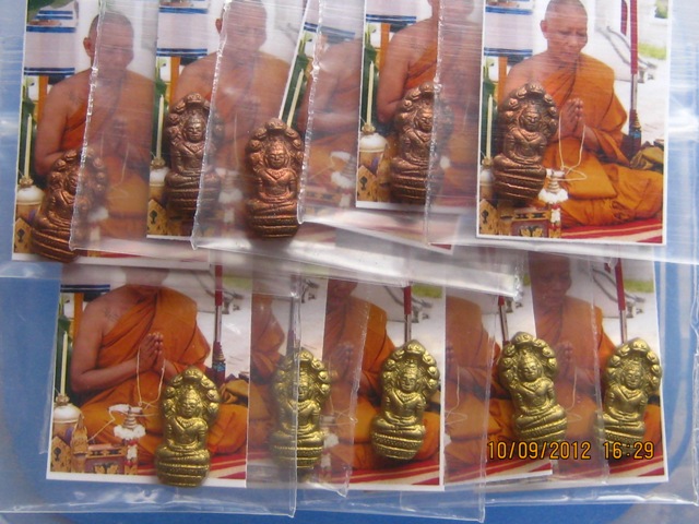 ***วัดใจ 10 องค์ พระปรกใบมะขาม หลวงพ่อสาคร วัดหนองกรับ ทองเหลือง 5 องค์ ทองแดง 5 องค์