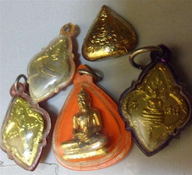พระประจำวัน แจกงานปิดทอง วัดระหารไร่ 