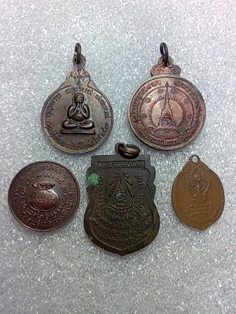 เหรียญหลวงปู่แหวน 5องค์สวยเดิมๆครับ