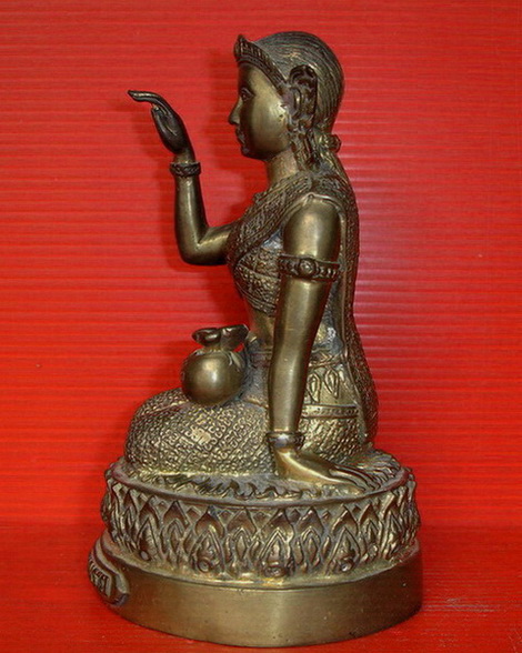 *แม่นางกวักบูชา หลวงพ่อจวน วัดหนองสุ่ม จ.สิงห์บุรี รุ่นมหาเศรษฐี ที่ระลึก 79 ปี สวยมากค่ะ*