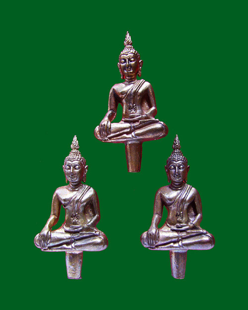 พระยอดธง รุ่นคูณมหากุศล ปี2540 เนื้อนวะโลหะ ตอกโค๊ต 3 องค์ เคาะเดียว ชุดที่2