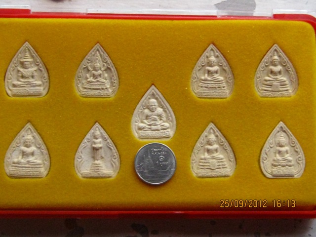 วัดใจ พระผง ชุด 9 องค์ พระคู่บ้าน-คู่เมือง หลวงพ่อเปิ่น ปี2541 เนื้อเกสร