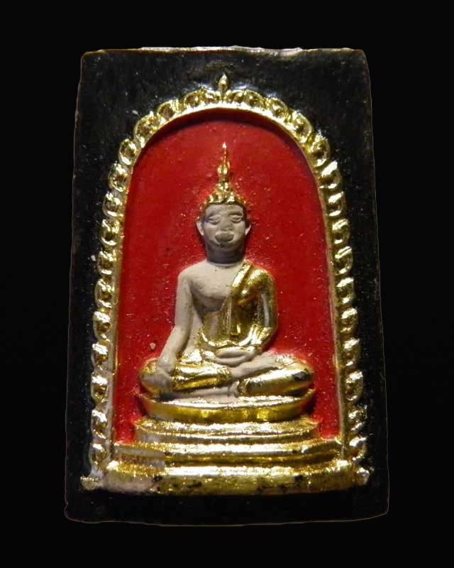 พระสมเด็จวัดรัตนชัย(วัดจีน)ด้านหลังพระสังกัจจายน์ ลงรักเก่าปิดทองเดิมเดิมไว้ จัดสร้าง ปี ๒๕๑๘  