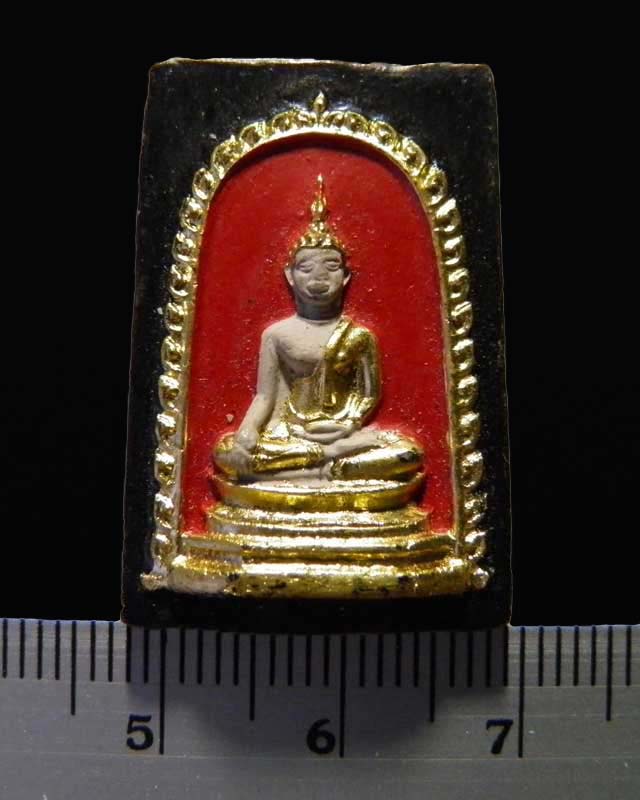 พระสมเด็จวัดรัตนชัย(วัดจีน)ด้านหลังพระสังกัจจายน์ ลงรักเก่าปิดทองเดิมเดิมไว้ จัดสร้าง ปี ๒๕๑๘  