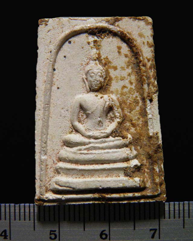 พระสมเด็จ ท่านเจ้าคุณนรรัตน์ สร้างโบสถ์ วัดศรีสำราญ  อ้อมน้อย  จ.นครปฐม  ปี 2513  มีคราบปลวกขึ้น   