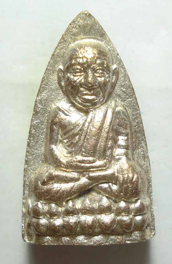 วัดใจ 100 บาท ((( เนื้อนวะพรายเงิน รุ่นแรก ))) หลวงปู่ทวด พิมพ์สะดุ้งกลับ