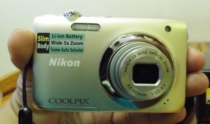 กล้องถ่ายรูป  Nikon  S2600  มือ 2 สภาพใหม่เลยครับ สี บรอนย์ทอง