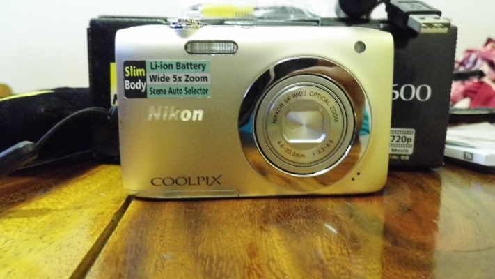 กล้องถ่ายรูป  Nikon  S2600  มือ 2 สภาพใหม่เลยครับ สี บรอนย์ทอง