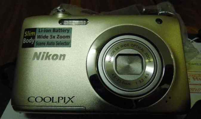 กล้องถ่ายรูป  Nikon  S2600  มือ 2 สภาพใหม่เลยครับ สี บรอนย์ทอง