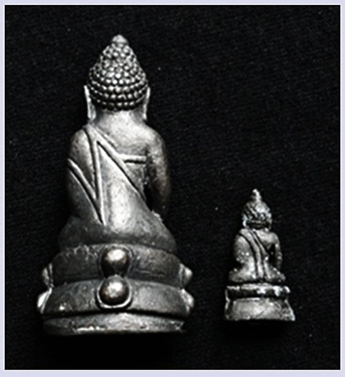 ((( วัดใจ )))พระกริ่ง+พระชัยวัฒน์ 100 ปี เนื้อโลหะรมดำ วัดสุทัศน์เทพวราราม พร้อมกล่องเดิม