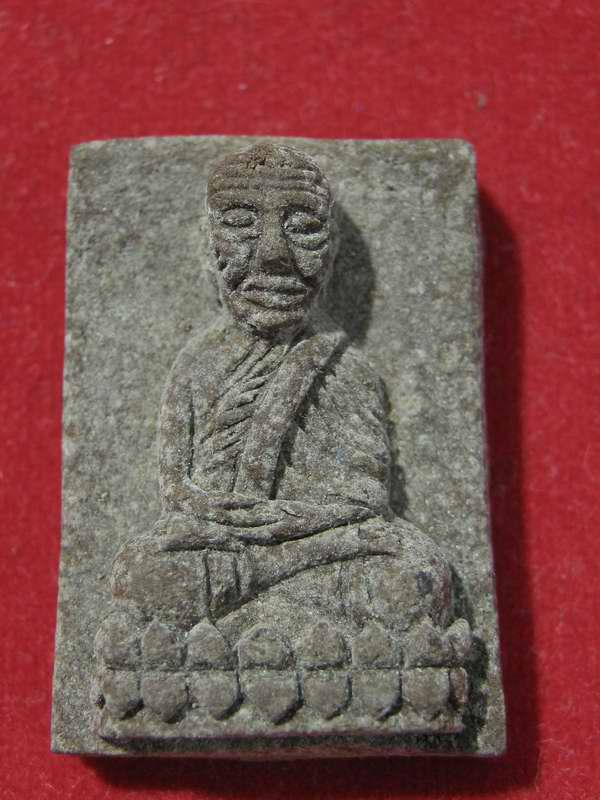 หลวงปู่ทวด หลังสก. เนื้อว่าน   ปี 2544  กล่องเดิม .....2