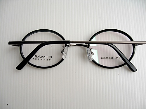 กรอบแว่นแนว vintage