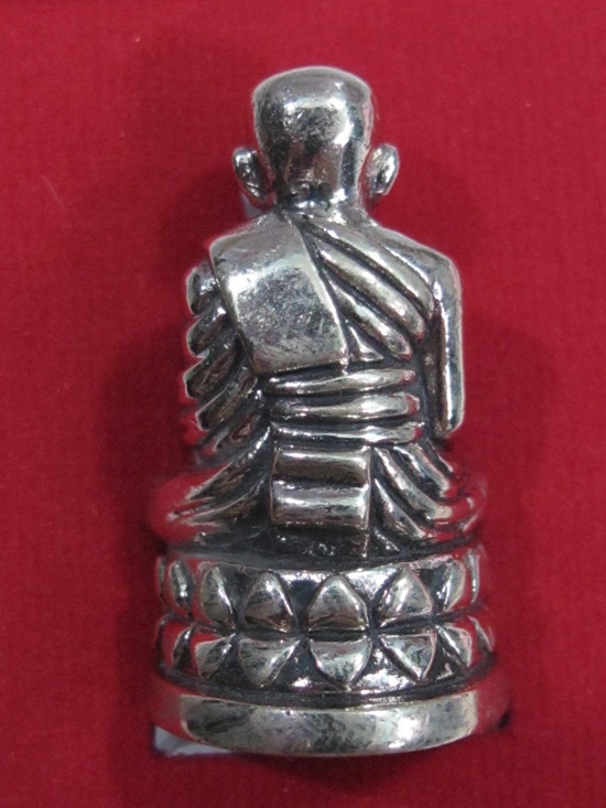 ลอยองค์ หลวงปู่ทวด บัวรอบ พิมพ์ใหญ่ เนื้ออัลปาก้า รุ่นนารายณ์แปลงรูป โค๊ตยิงเลเซอร์ พร้อมกล่องเดิมเด