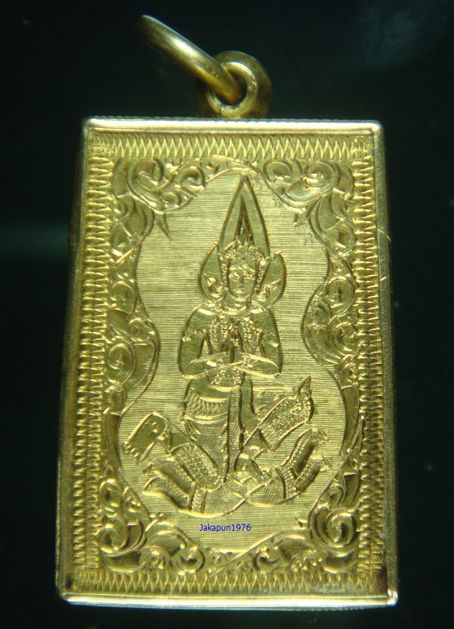  พระสมเด็จพิมพ์สามชั้น กรุวัดนก (สกุณาราม) จ.อ่างทอง เลี่ยมทองปิดหลัง