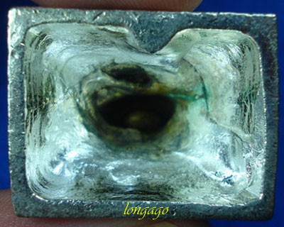 หลวงพ่อทวด ลอยองค์ เสาร์ 5 ปี 51 เนื้อกระไหล่เงิน หน้าตัก 1 นิ้ว สูง 1.5 นิ้ว วัดห้วยมงคล