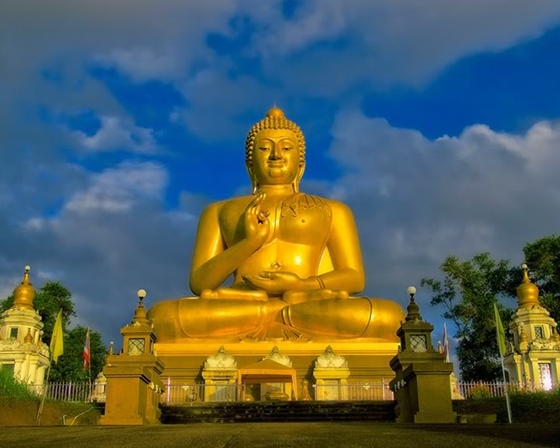 เหรียญพระพุทธทักษิณมิ่งมงคล วัดเขากง จ.นราธิวาส รุ่นแรก ปี๒๕๑๑ (ในหลวงเสด็จในพิธี)