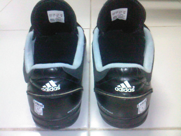 @@@(เคาะเดียว)ด่วนๆครับ รองเท้า Adidas(แท้) เบอร์ 40-41 น่ะครับ สภาพ 99%@@@