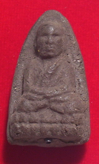 สุวรรณมงคล ปี 48...เนื้อว่านกดมือพิมพ์ใหญ่ (ผสมมวลสารปี 97) อุด ตะกรุดเงินใต้ฐาน กล่องเดิม