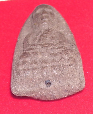 สุวรรณมงคล ปี 48...เนื้อว่านกดมือพิมพ์ใหญ่ (ผสมมวลสารปี 97) อุด ตะกรุดเงินใต้ฐาน กล่องเดิม