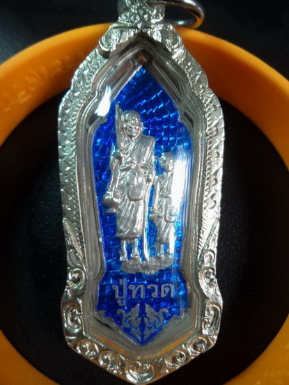 แนะนำของหายากอีกชิ้น...อ.นอง ทวดธุดงค์ วัดทรายขาวปี39เนื้อเงินลงยาตอกโค๊ตอุ