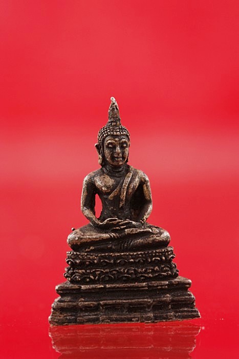 รูปหล่อพระพุทธสิงหิงค์ เนื้อเงิน