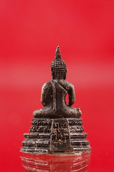 รูปหล่อพระพุทธสิงหิงค์ เนื้อเงิน