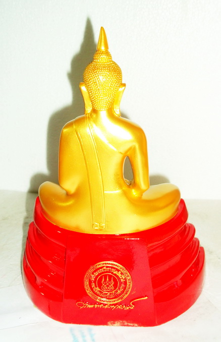 พระบูชา "หลวงพ่อโสธร" องค์สีน้ำทองมุกฐานแดง ขนาดฐาน กว้าง7 นิ้ว สูง 9 นิ้ว หน้าตักพระ 5 นิ้ว พร้อมกล