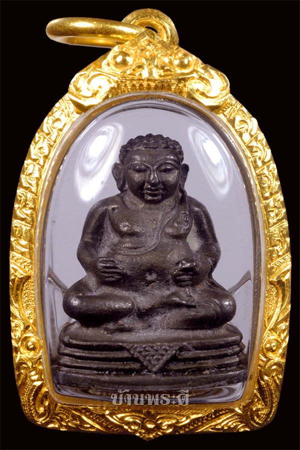 พระสังกัจจายน์หลวงปู่โต๊ะ เนื้อนวโลหะ เลี่ยมจ้บขอบทองยกซุ้ม ใต้ฐานตอก 3 โค๊ต ปี 2522