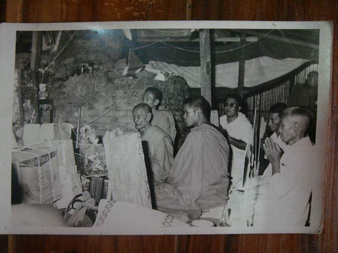 รูปถ่ายอัดกรอบกระจก รุ่นฉลองตราตั้ง พัดยศ หลวงพ่อทบ วัดชนแดน จ.เพชรบูรณ์