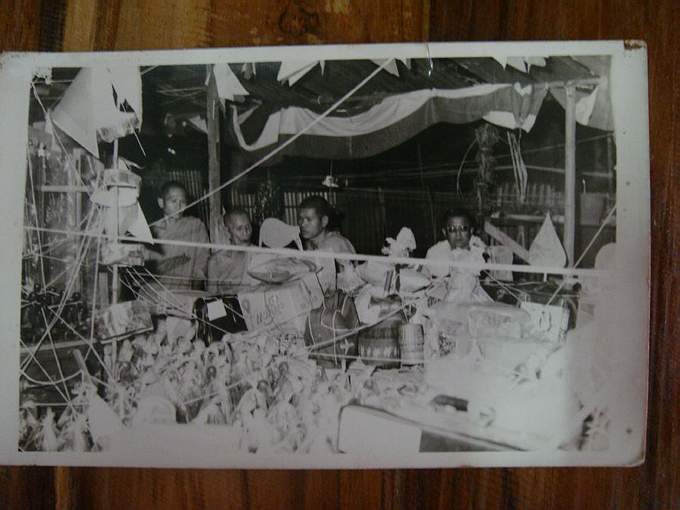 รูปถ่ายอัดกรอบกระจก รุ่นฉลองตราตั้ง พัดยศ หลวงพ่อทบ วัดชนแดน จ.เพชรบูรณ์