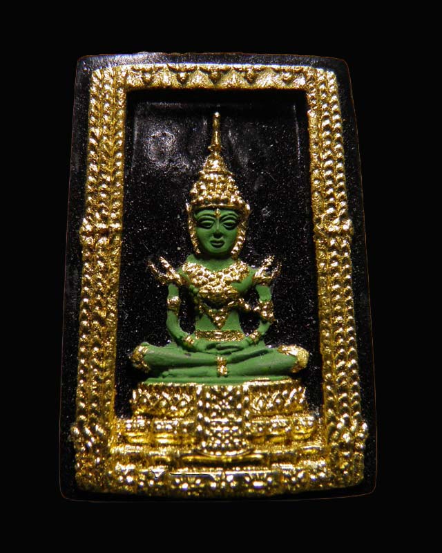 พระแก้วมรกรตเนื้อผงลงรักปิดทอง หลวงพ่อเริ่ม วัดบางพระ ชลบุรี หลังยันต์ (หายาก) สภาพสวยมาก