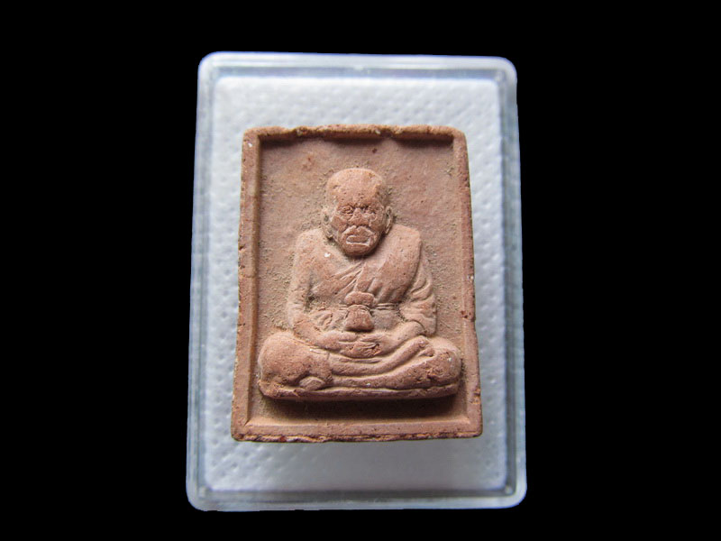 พระหลวงปู่ทวดเนื้อดินหลังยันต์ไม่ทราบที่ครับ.เริ่ม20บาท/.กฐิน วบ.47