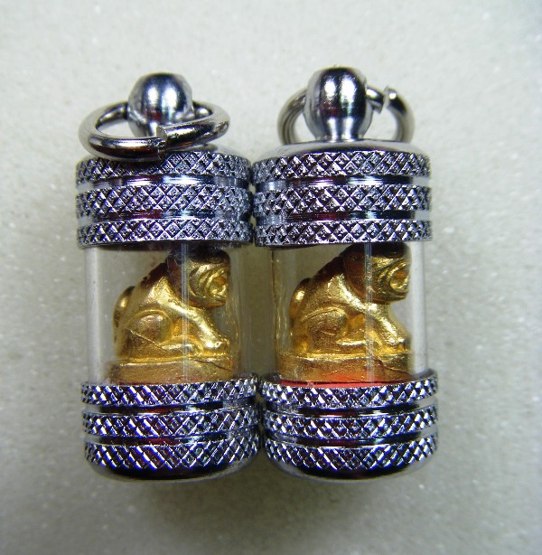 180 บาท 2 ตัวหลวงพ่อเพี้ยน วัดเกริ่นกฐิน ลพบุรี เสืิอจิ๋วตอกโค๊ดพร้อมเลี่ยมสวยๆเคาะเดียวเบาๆ