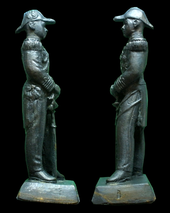 รูปเหมือนขนาดบูชากรมหลวงชุมพรเขตอุดมศักดิ์ โรงเรียนนายเรือสร้าง ปี12 หน้าตัก1นิ้วสูง3นิ้ว องค์ที่3