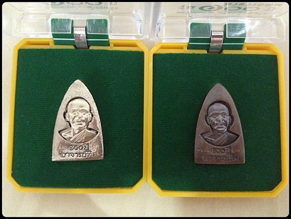 จัดไป 2 องค์ เตารีด 100 ปี หลังอาจารย์ทิม เนื้ออัลปาก้า+เนื้อสำริด 
