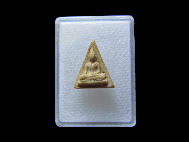 พระนางพญา เนื้อผงน้ำมัน ขนาดเล็กไม่ทราบวัดครับ.เริ่ม20บาท/.L.15