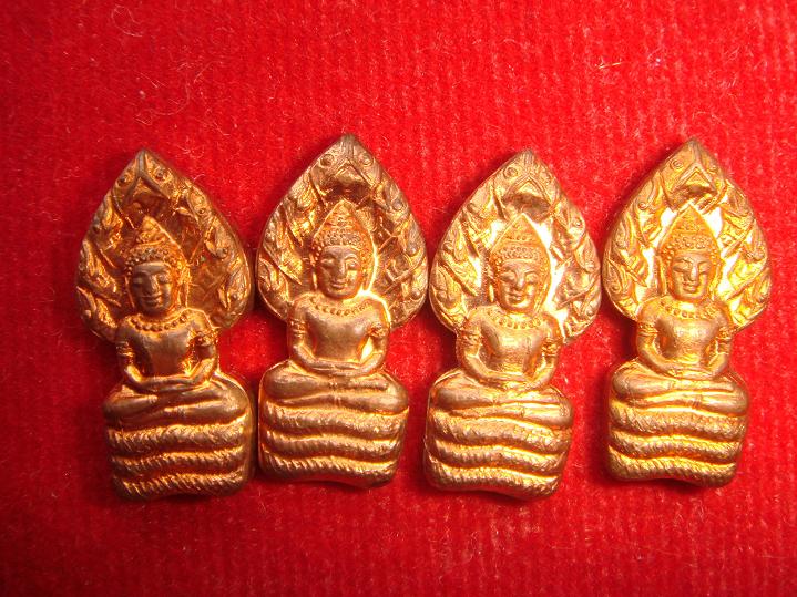 พระนาคปรก รุ่นคูณพันล้าน ออกวัดบ้านไร่ปี2537 เนื้อทองแดง มาพร้อมกัน 4 องค์