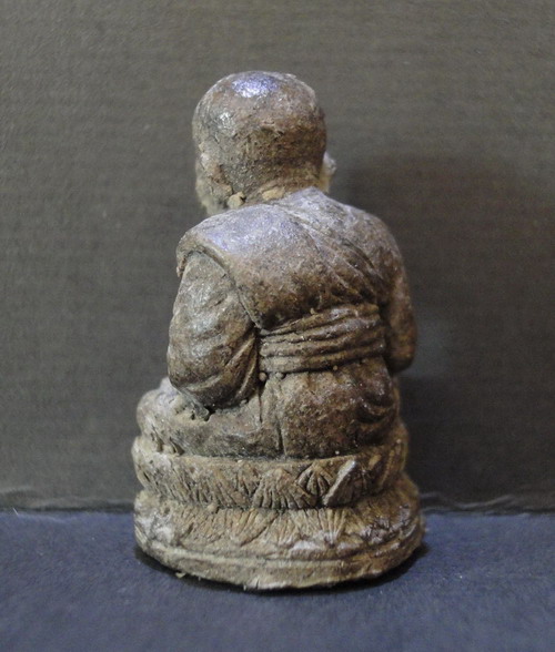 หลวงปู่ทวดลอยองค์ เนื้อว่านดินกากยายักษ์ 80ปี อ.นอง ตะกรุดทองคำ