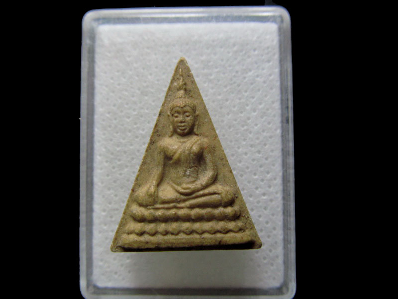 พระผงไม่ทราบที่ครับ (อ่านได้ วัดเขา...ศรีราชา ชลบุรี).เริ่ม20บาท/.H.58