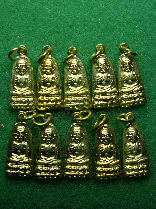 วัดใจ 10 องค์ครับ หลวงพ่อทวดทะเลซุงกะหลั่ยทองครับ