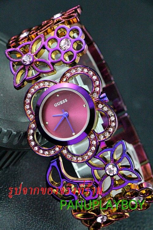 GUESS ลายดอกไม้ สวยด้วยการทำสีพิเศษ