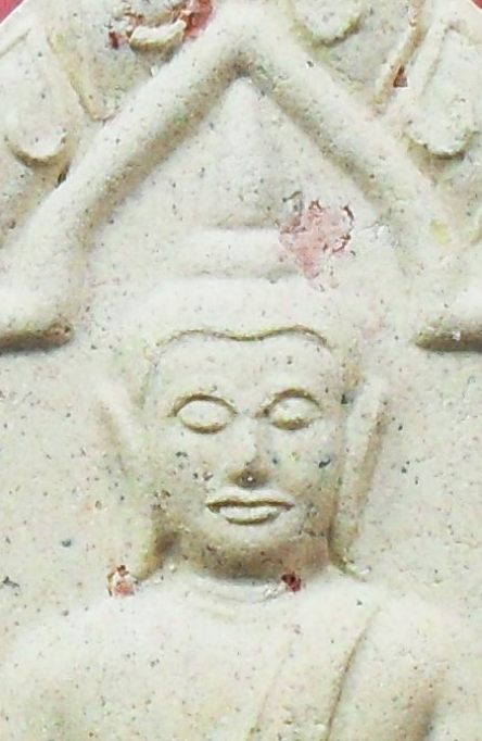 ขุนแผนบรมครู ๓๒ พิมพ์ใหญ่ เนื้อขาวหลังฝังตะกรุดเงินคู่ครับ เคาะเดียวครับ ไม่ค่อยเจอแล้วครับ