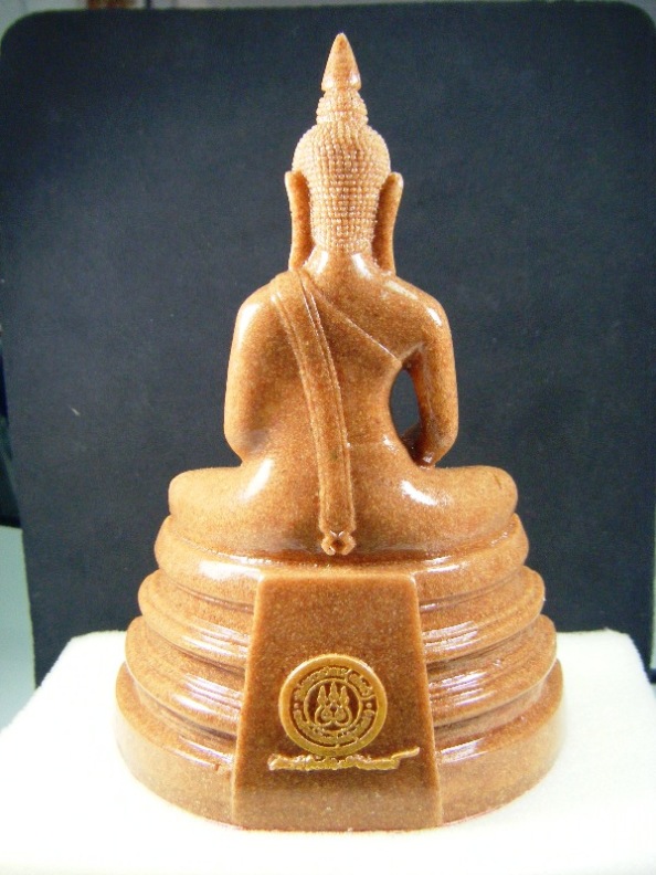 หลวงพ่อโสธร เนื้อกระเบื้องหลังคาโบสถ์ หน้าตัก 3 นิ้ว ฐานกว้าง 4 นิ้ว สูง 5.8 นิ้ว ฐานปั๊มตรายางครับ
