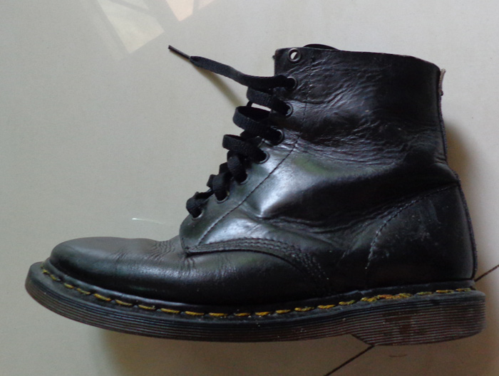 รองเท้า DR.MARTENS หนังดำ จากอังกฤษ