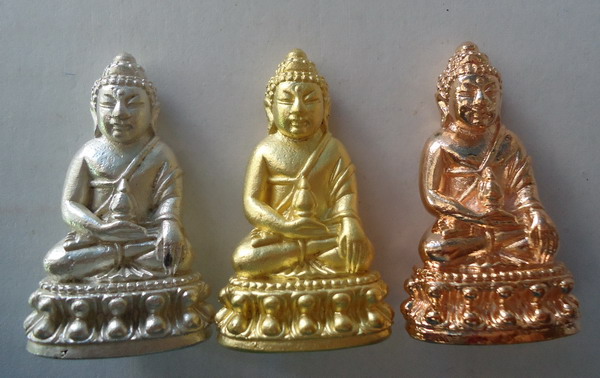 ชุดกรรมการ 3 องค์ !!! พระกริ่งเพชรกลับ รุ่นแรก หลวงปู่พวง วัดน้ำพุสามัคคี เพชรบูรณ์ 