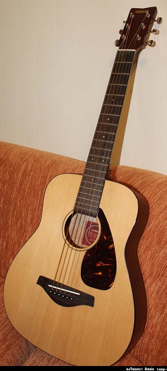 ขายกีต้าร์โปร่ง Yamaha FG Junior JR2 สภาพ 100%พร้อมกระเป๋าใส่