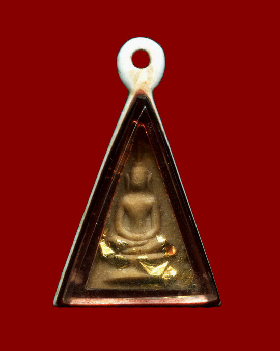 ถูกสุด สะดุดใจ...พระสมเด็จสามเหลี่ยมหลวงปู่แหวน ออกวัดพลับพลา จ.นนทบุรี ปี 2518 เนื้อผงน้ำมัน ปิดทอง