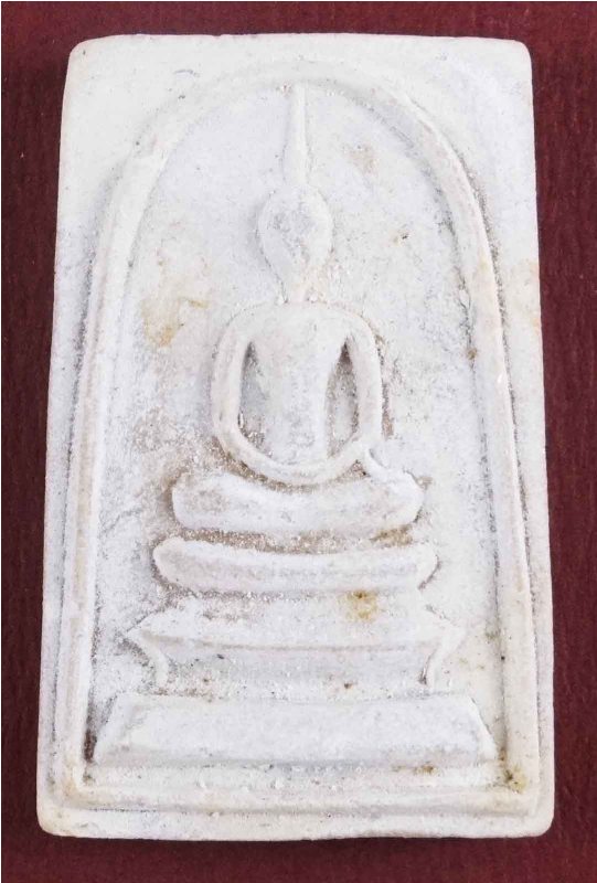 เชิญครับ...พระสมเด็จ หลวงพ่อแพ วัดพิกุลทอง สิงห์บุรี เนื้อผงสมเด็จเกสร 108 พร้อมใบคาถา กล่องเดิมครับ